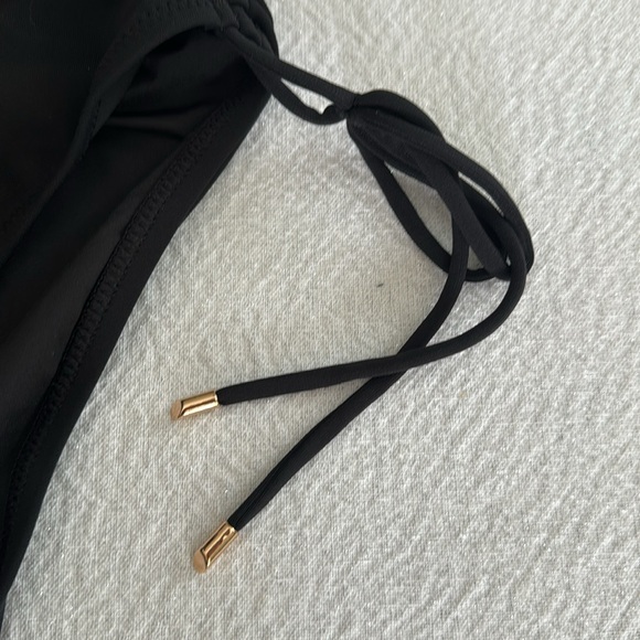 ROBIN PICCONE AUBREY BANDEAU ONE PIECE, Size 12, $176 - Picture 5 of 11